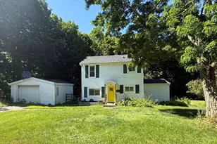 43 Harrison St, Calais, ME 04619 - Photo 2