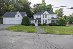 105 Franklin St, Rumford, ME 04276 - Photo 2
