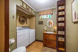 105 Franklin St, Rumford, ME 04276 - Photo 10