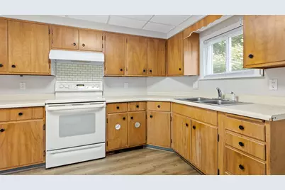 24 Warwick Street, Bangor, ME 04401 - Photo 6