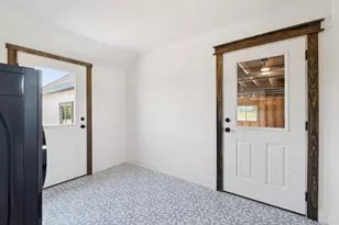 208 Pleasant St, Clinton, ME 04927 - Photo 20