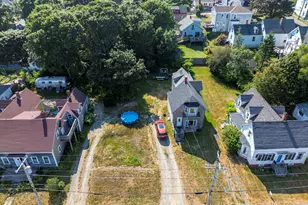 27 Pleasant St, Lubec, ME 04652 - Photo 4