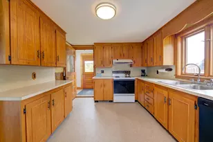 173 Kalers Corner St, Waldoboro, ME 04572 - Photo 10