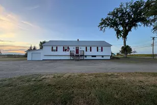 9 Main St, Corinth, ME 04427 - Photo 2