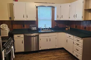 62 Pleasant St, Greenville, ME 04441 - Photo 18