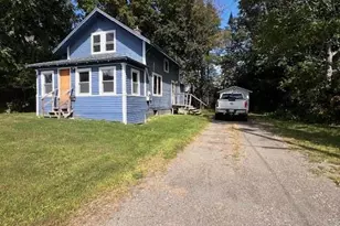 3 Sunnyside St, Houlton, ME 04730 - Photo 2