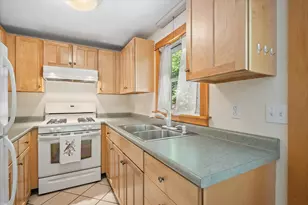 10 Maslow Square, Blue Hill, ME 04614 - Photo 4