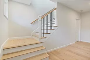 32 Regency Cir, Kittery, ME 03904 - Photo 6