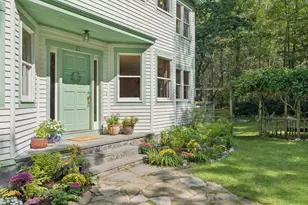 21 Stonecrest Dr, Falmouth, ME 04105 - Photo 2