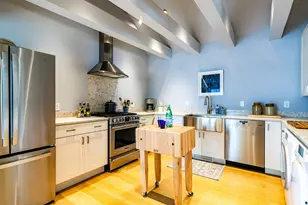 57 Grace St, Rockland, ME 04841 - Photo 10