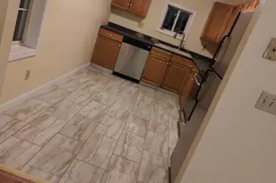 25 Middle St, Gardiner, ME 04345 - Photo 2