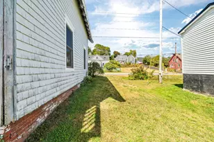 56 Washington St, Lubec, ME 04652 - Photo 14