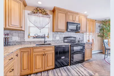 185 E Grand Avenue, Old Orchard Beach, ME 04064 - Photo 36