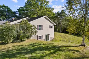 29 Thompson Rd, Veazie, ME 04401 - Photo 8