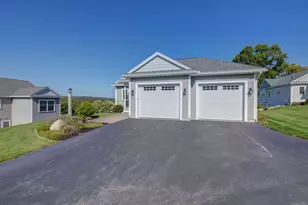 17 Callaway Dr, Gray, ME 04039 - Photo 2