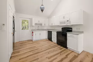 8 Nottingham Dr, Saco, ME 04072 - Photo 4