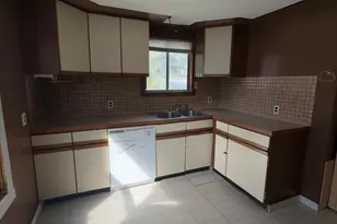 947 Sabattus St, Lewiston, ME 04240 - Photo 4