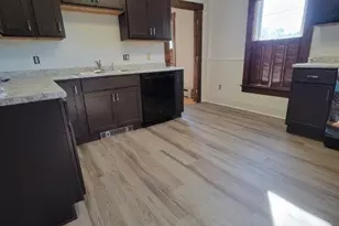 49 W Broadway, Lincoln, ME 04457 - Photo 4