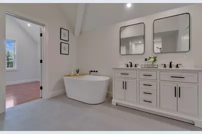 307 Long Swamp Road, Berwick, ME 03901 - Photo 4