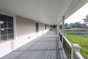 29 Pleasant St, Newcastle, ME 04553 - Photo 4