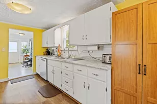 10 Edgewood St, Waterville, ME 04901 - Photo 32