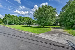 175-179 Maple Ave, Farmington, ME 04938 - Photo 24