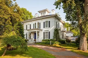 121 E Main St, Searsport, ME 04974 - Photo 2