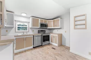 1 Pine Grove Ln, Augusta, ME 04330 - Photo 2