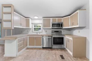 1 Pine Grove Ln, Augusta, ME 04330 - Photo 2