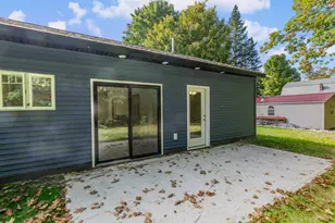 410 Peltoma Ave, Pittsfield, ME 04967 - Photo 6