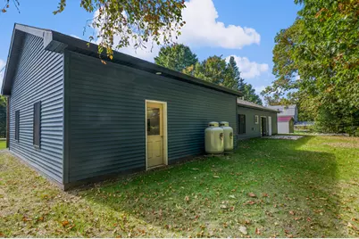 410 Peltoma Avenue, Pittsfield, ME 04967 - Photo 4