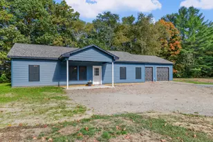 410 Peltoma Ave, Pittsfield, ME 04967 - Photo 2