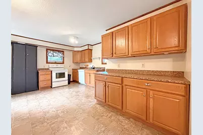 22 Washington Street, Caribou, ME 04736 - Photo 8