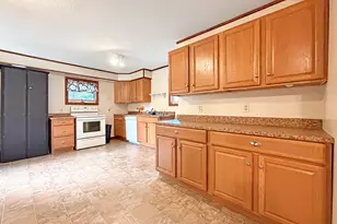 22 Washington St, Caribou, ME 04736 - Photo 8