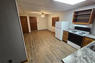 18 Leavitt St, Skowhegan, ME 04976 - Photo 2