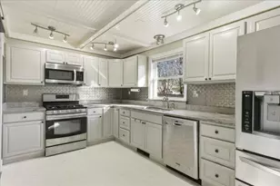 21 Knox Brothers Ave, Searsport, ME 04974 - Photo 2