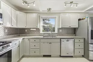 21 Knox Brothers Ave, Searsport, ME 04974 - Photo 10