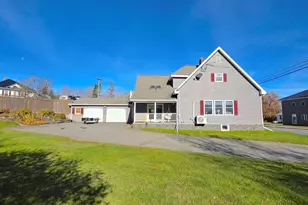 8 Benjamin St, Mars Hill, ME 04758 - Photo 4