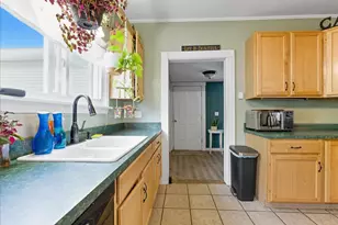 4 Beacon St, Livermore Falls, ME 04254 - Photo 10