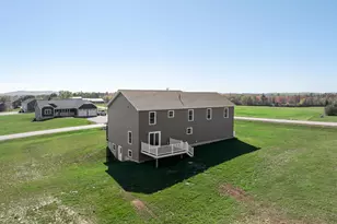 106 Amberside Dr, Hermon, ME 04401 - Photo 4