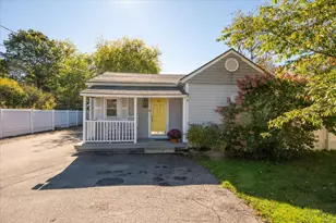 14 Thomaston St, Rockland, ME 04841 - Photo 2