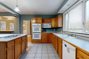 7 Hubbard St, Saco, ME 04072 - Photo 10