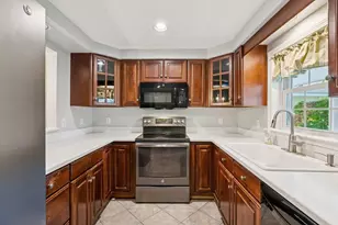 22 Winchester Ct, Kennebunk, ME 04043 - Photo 10