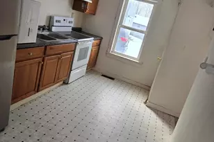 111 Prospect St, Dexter, ME 04930 - Photo 12