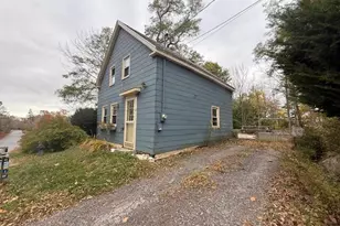 32 Grove St, Rockport, ME 04856 - Photo 4