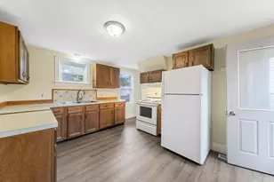 43 Brewster St, Rockland, ME 04841 - Photo 12