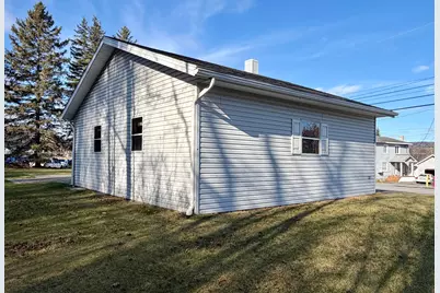 543 E Main Street, Madawaska, ME 04756 - Photo 10
