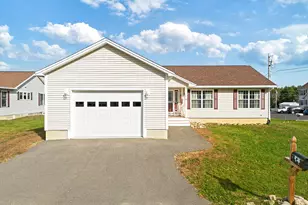 18 Hunter Dr, Hermon, ME 04401 - Photo 2