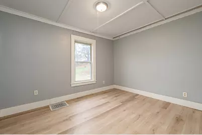 129 Washington Street, Rumford, ME 04276 - Photo 12