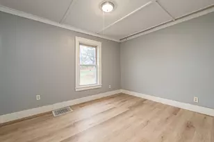 129 Washington St, Rumford, ME 04276 - Photo 12